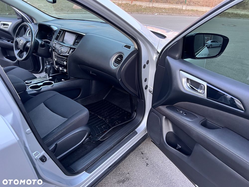 Nissan Pathfinder - 21