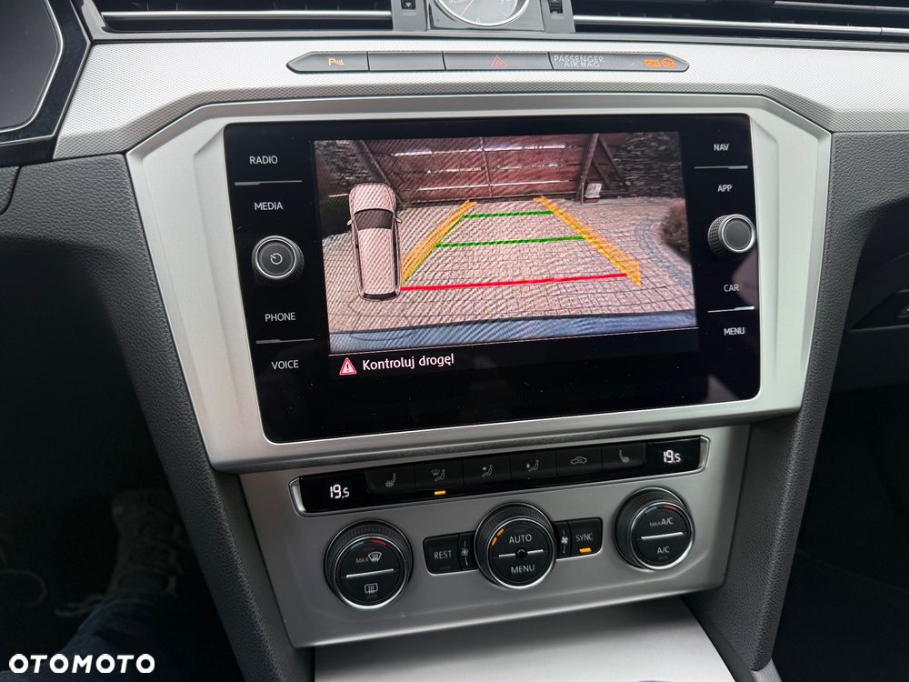 Volkswagen Passat 2.0 TDI SCR Business - 4