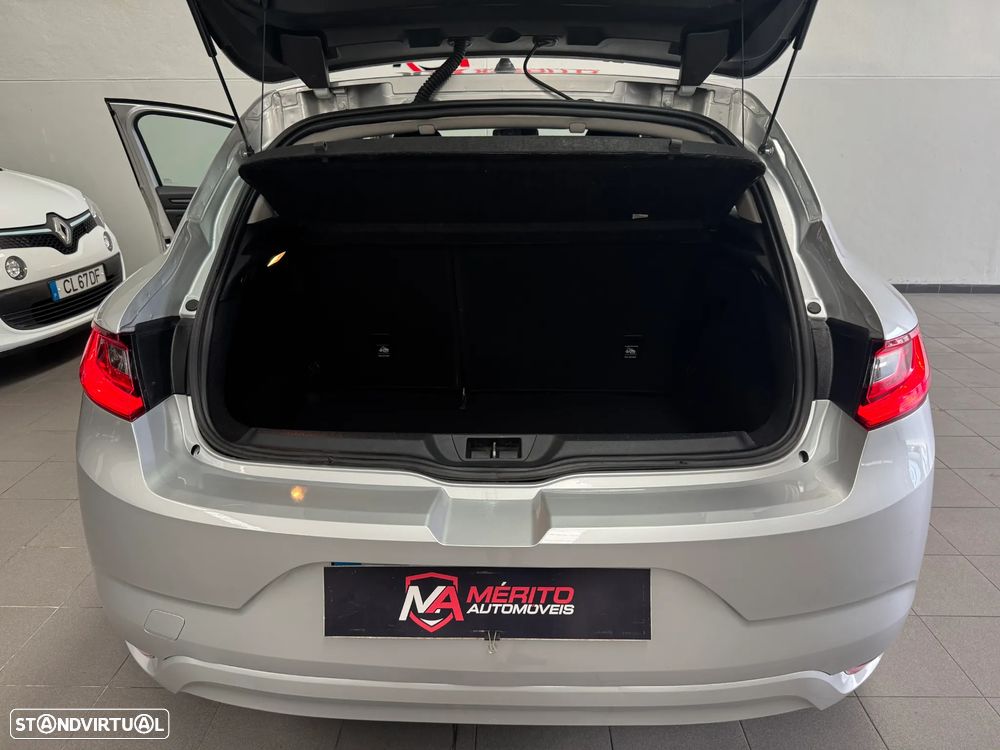Renault Mégane ENERGY TCe 100 EXPERIENCE - 23