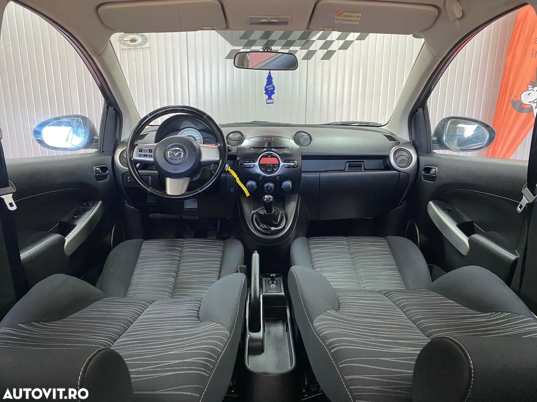 Mazda 2 - 4