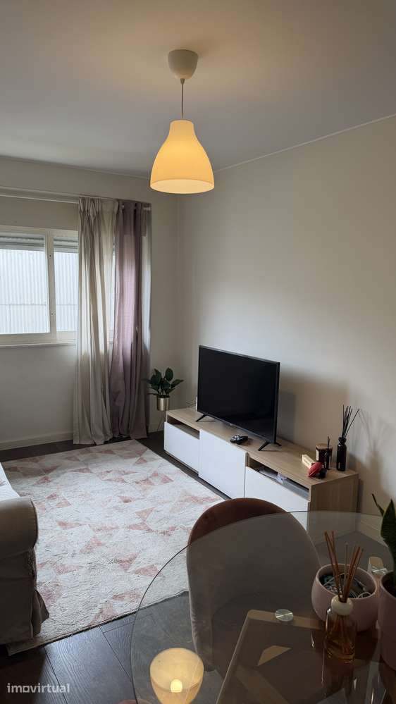 Apartamento T2, situado na  Praceta José Régio 18, Ramalde. - Grande imagem: 4/24