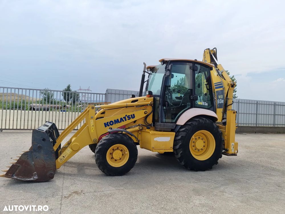 Komatsu WB 93R 5 - 7
