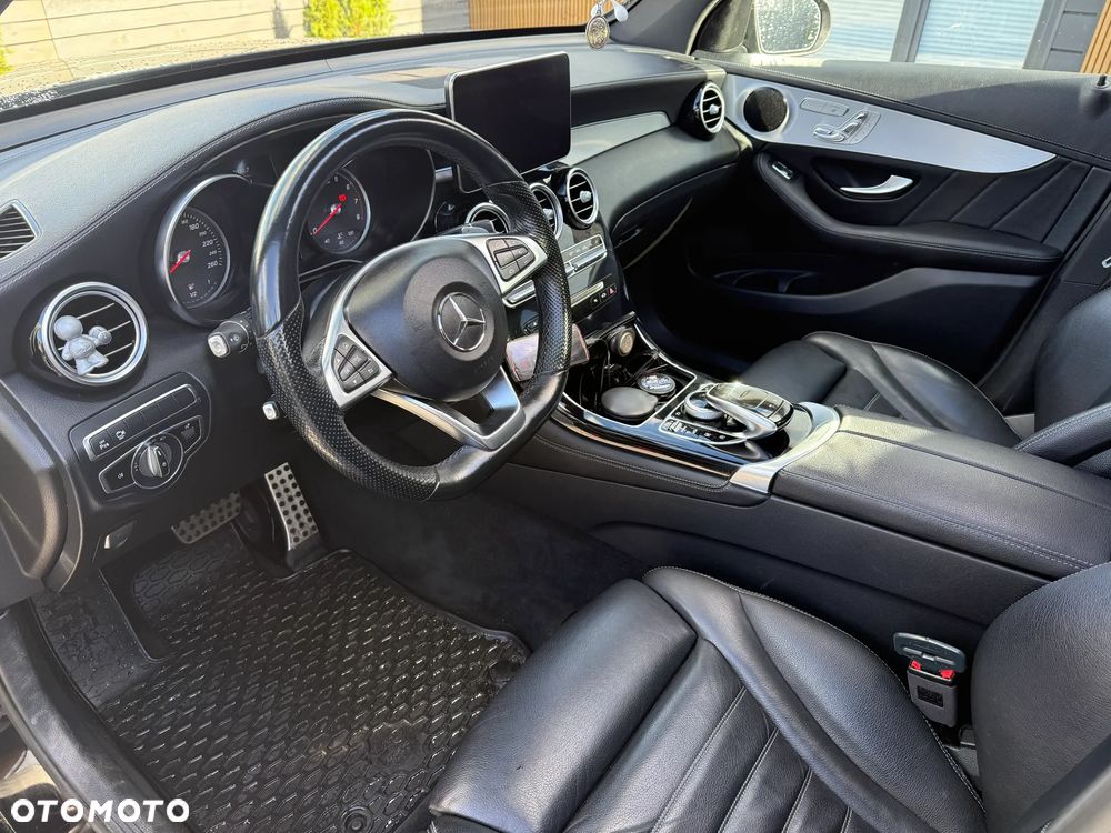 Mercedes-Benz GLC 250 4Matic 9G-TRONIC AMG Line - 16