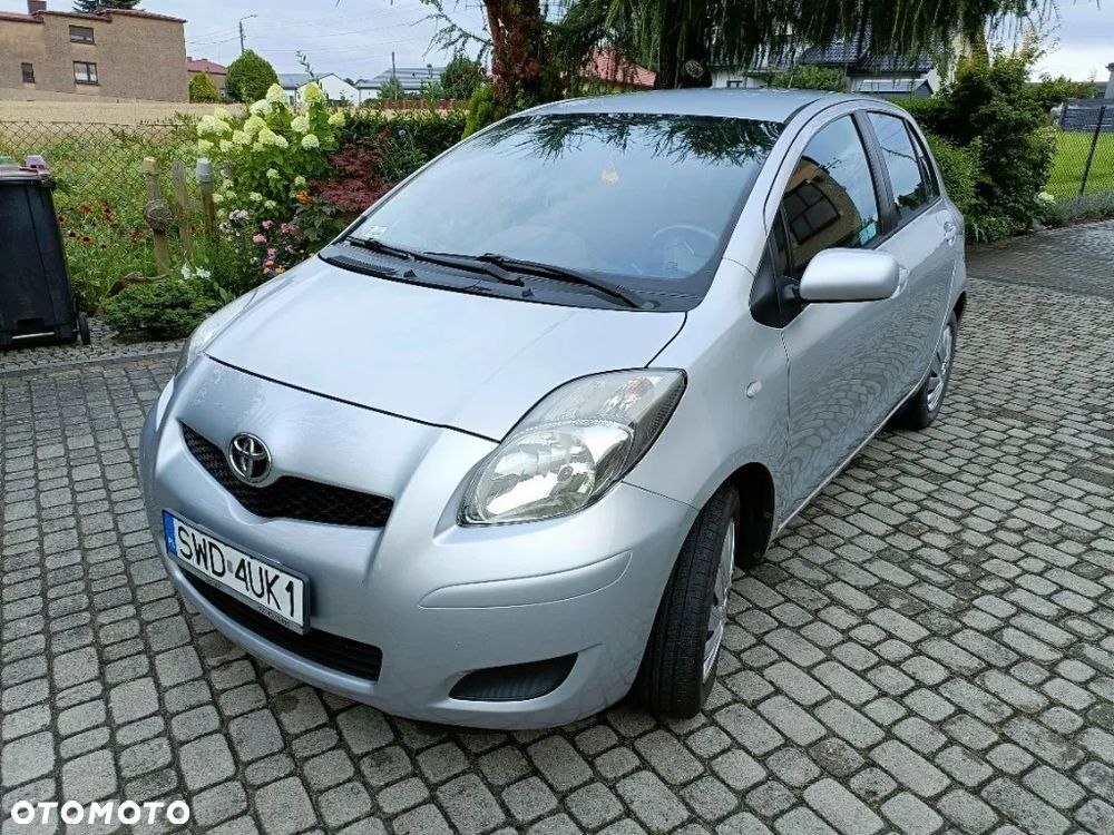 Toyota Yaris - 1