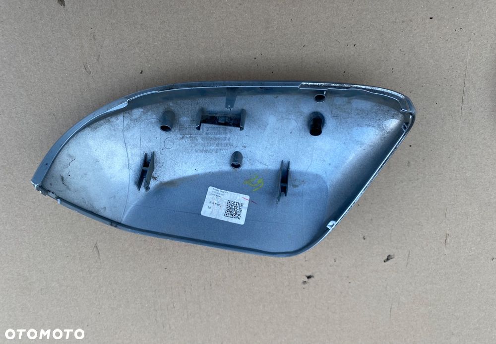 TOYOTA COROLLA E21 19- OBUDOWA NAKŁADKA LUSTERKA PRAWA LUSTERKO ZEWNĘTRZNE PRAWE e210 e 210 e 21 VIII 9301-004-RH 9301004RH lakierowana sedan - 2