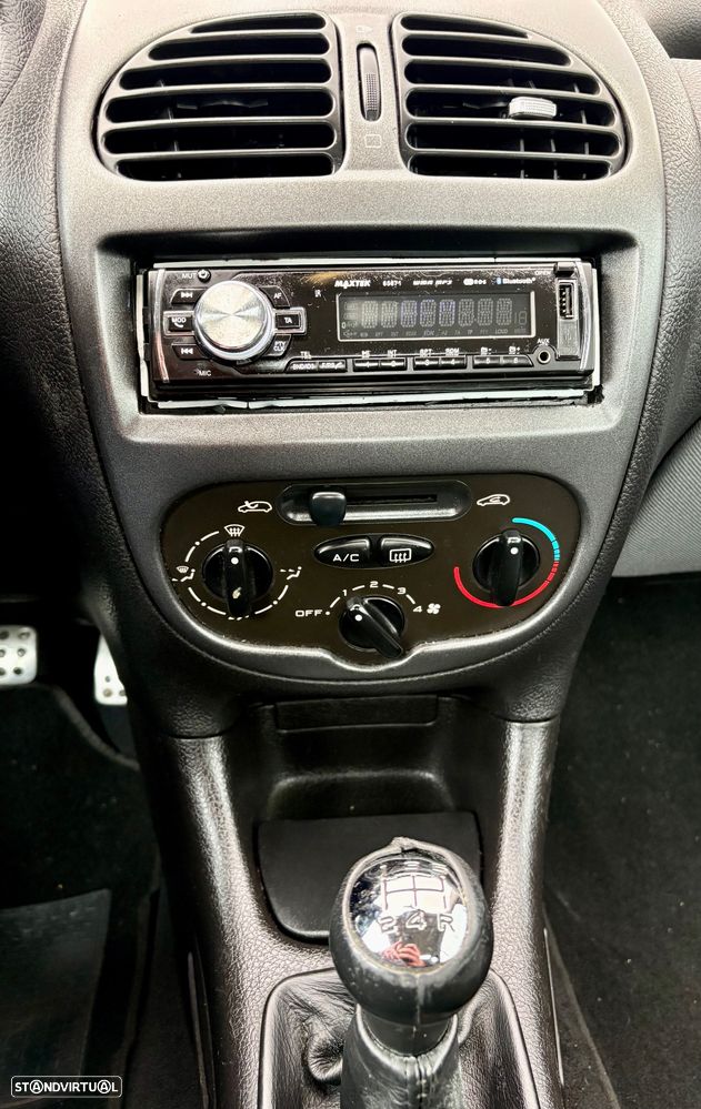 Peugeot 206 CC 1.6 - 10