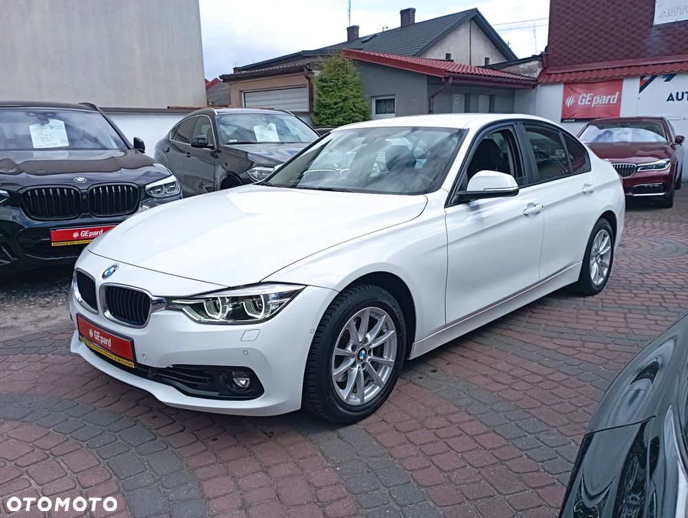 BMW Seria 3 318i - 1