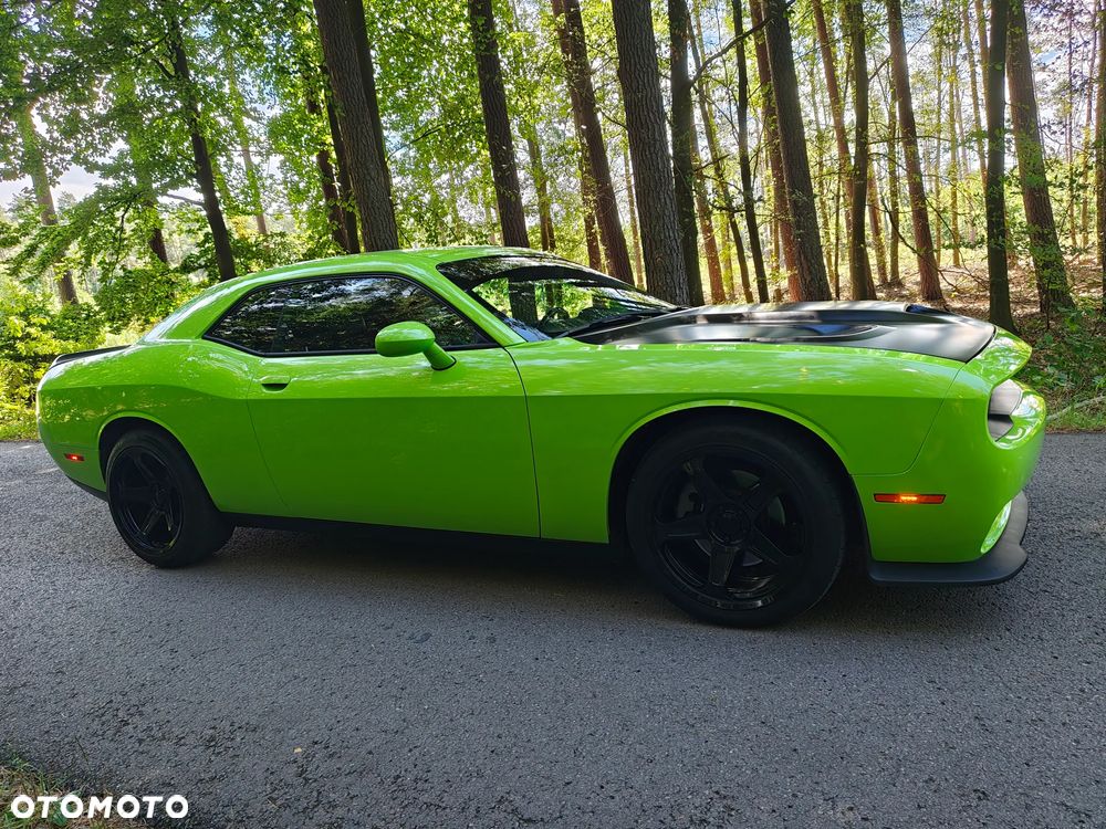 Dodge Challenger - 13
