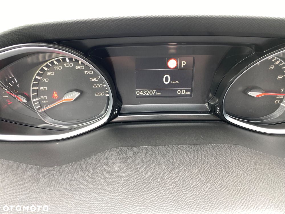Peugeot 308 1.2 PureTech GPF GT S&S EAT8 - 10