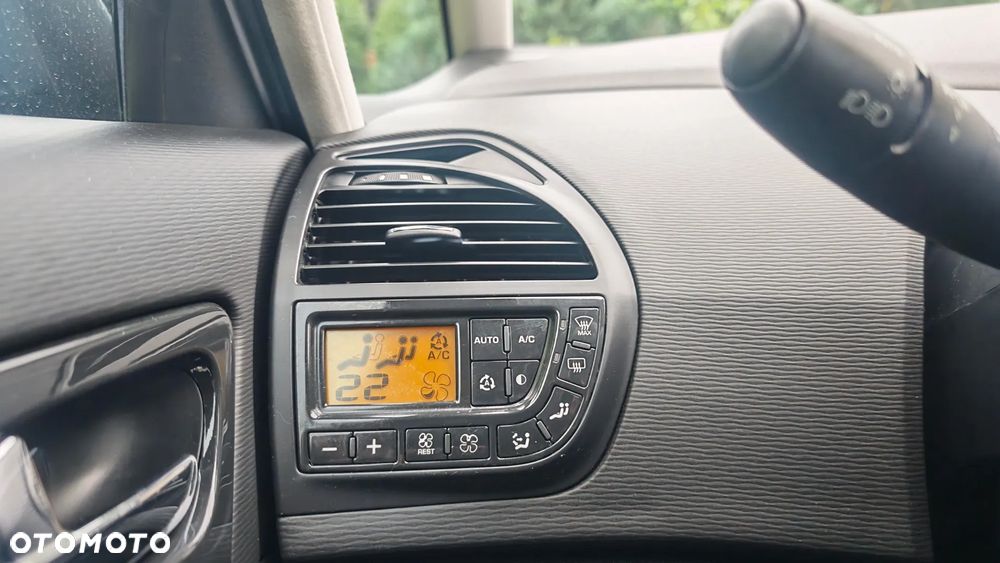 Citroën C4 Picasso 2.0i Exclusive MCP - 20