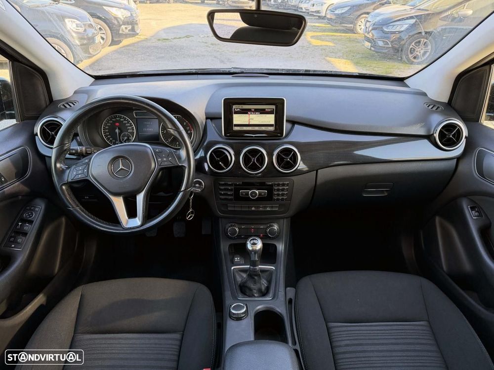 Mercedes-Benz B 180 d Style - 31