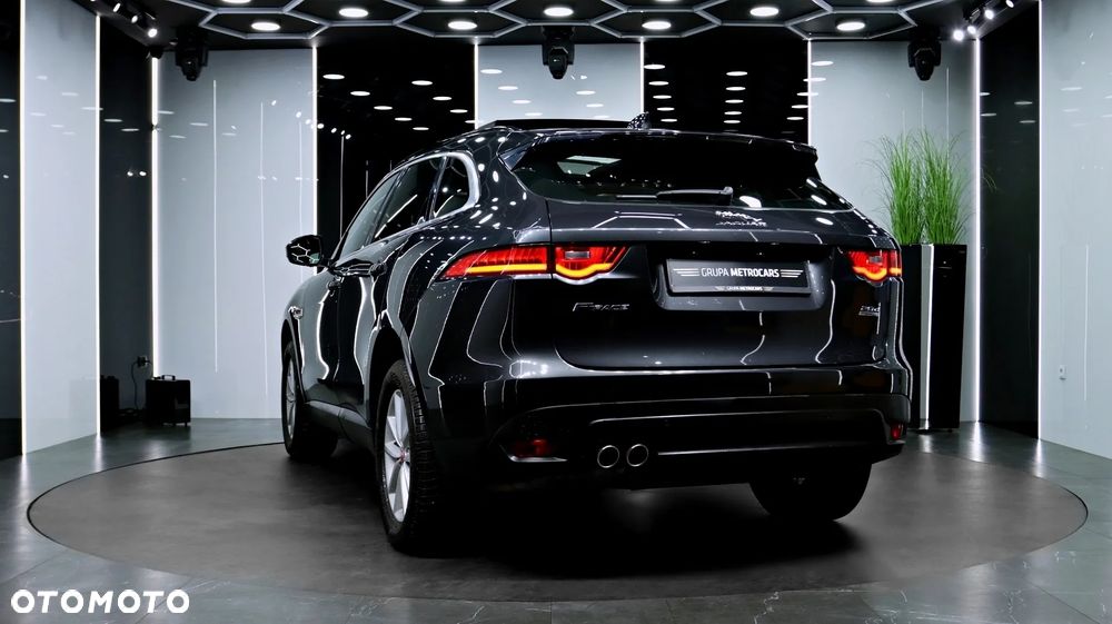 Jaguar F-Pace - 7