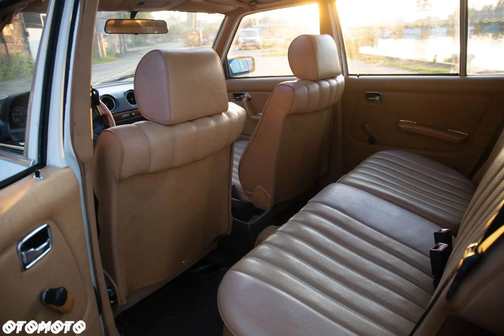 Mercedes-Benz W123 - 14