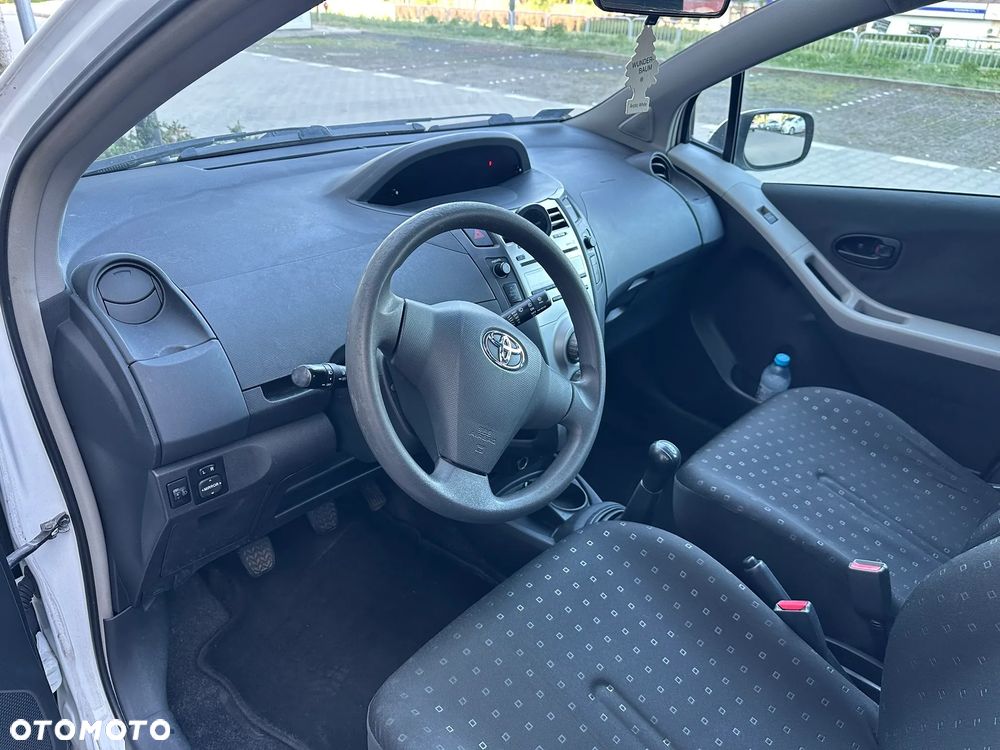 Toyota Yaris 1.0 Terra - 14