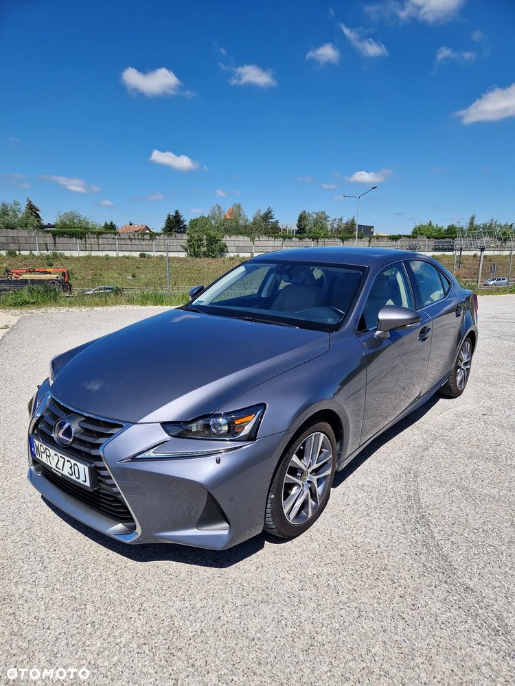 Lexus IS 300h Business Edition - 1