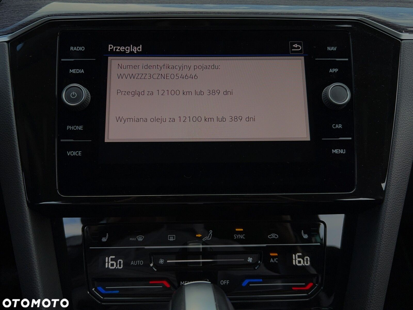Volkswagen Passat 2.0 TDI Business DSG - 32