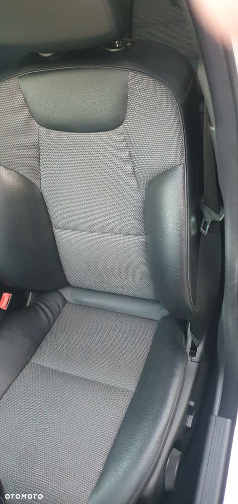 Mercedes-Benz Klasa C 180 Kompressor Automatik BlueEFFICIENCY Avantgarde - 35
