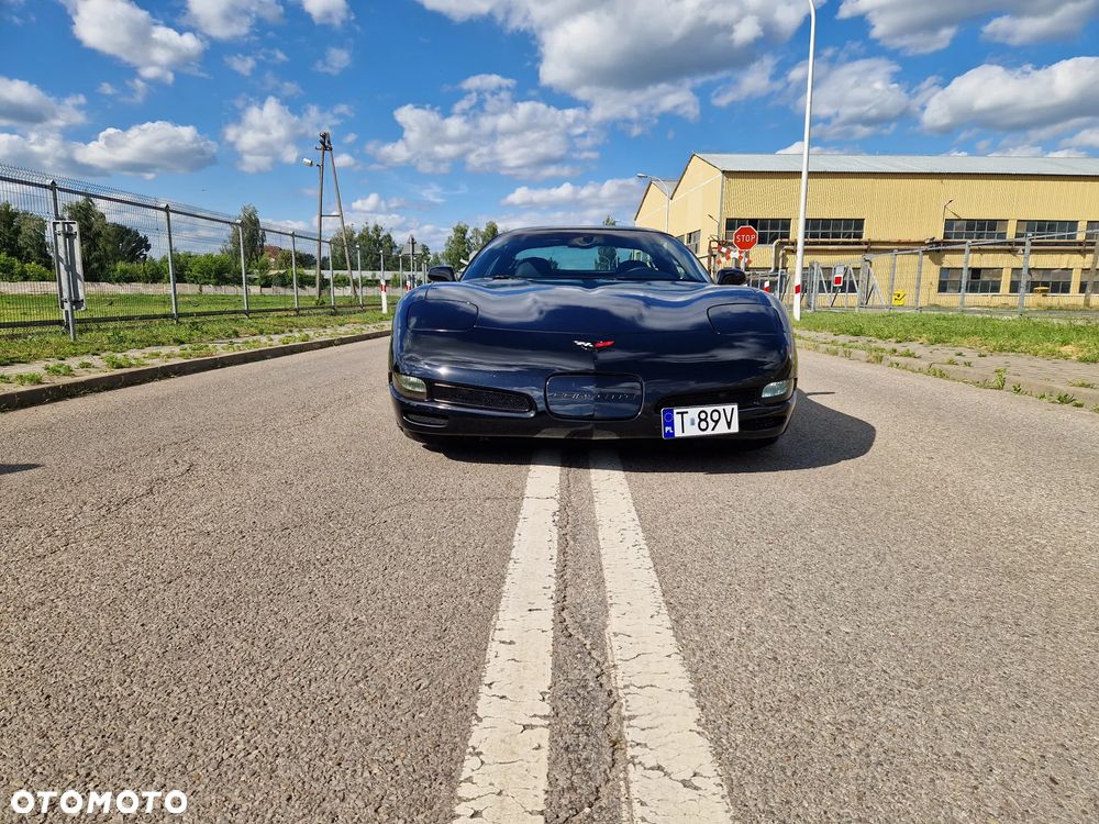 Chevrolet Corvette - 9