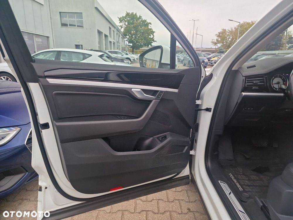 2023 Volkswagen Touareg 3.0 V6 TDI SCR 4Mot Elegance, photograph 10
