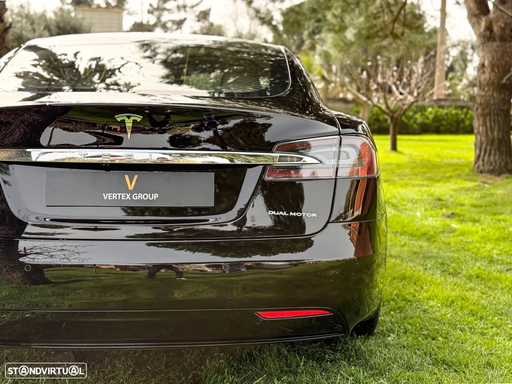 Tesla Model S Long Range - 12