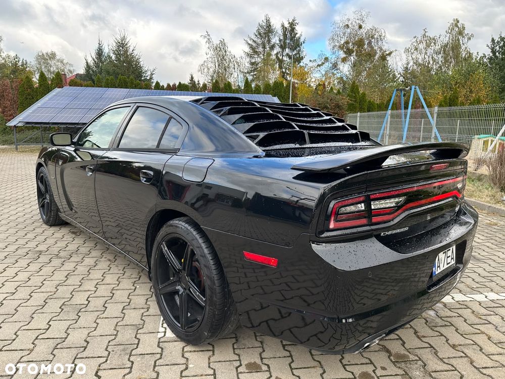 Dodge Charger 5.7 V8 RT - 10
