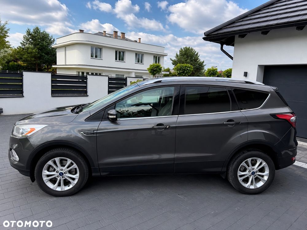 Ford Kuga 2.0 TDCi 2x4 Titanium - 3