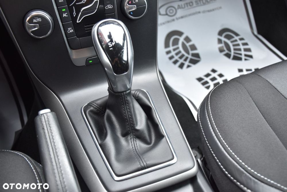 Volvo V40 T2 Geartronic Momentum - 15