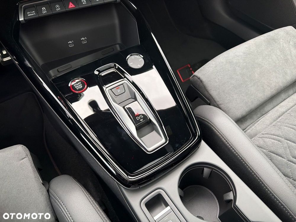 Audi RS3 Limousine - 14