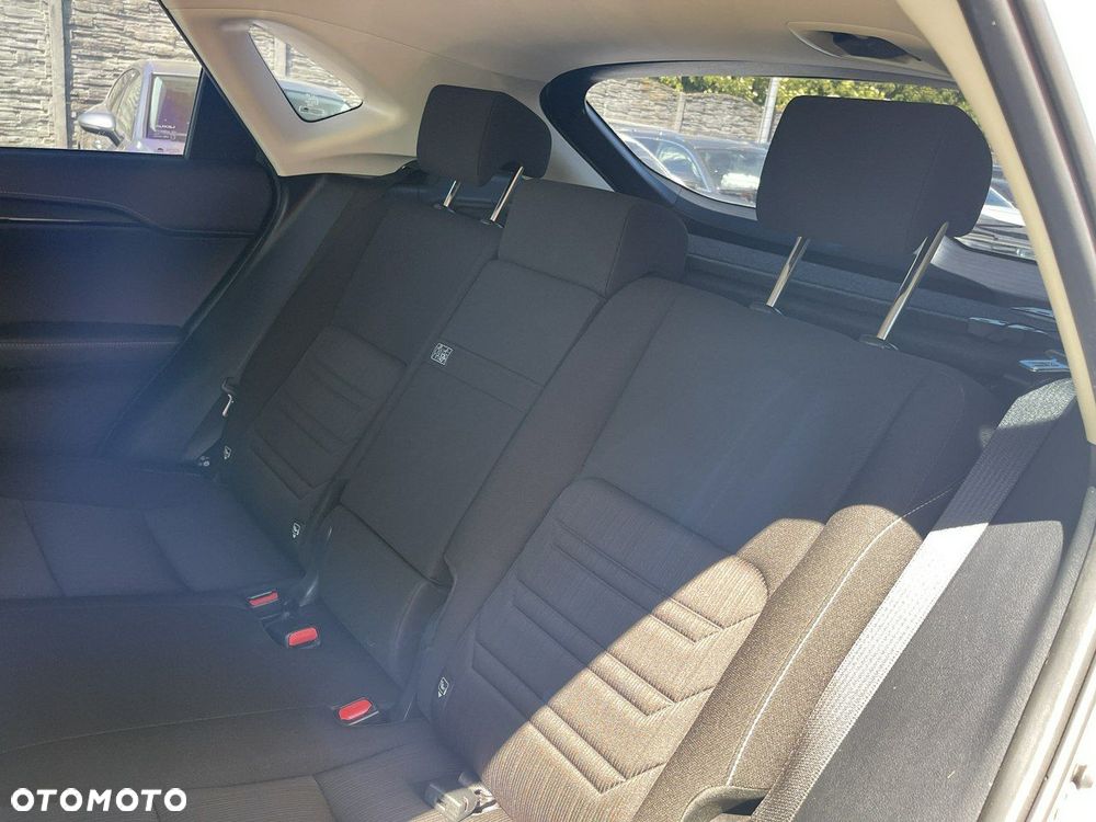 Lexus NX 300h - 15
