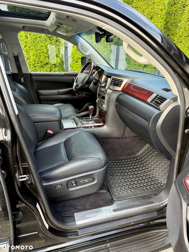 Lexus LX - 24