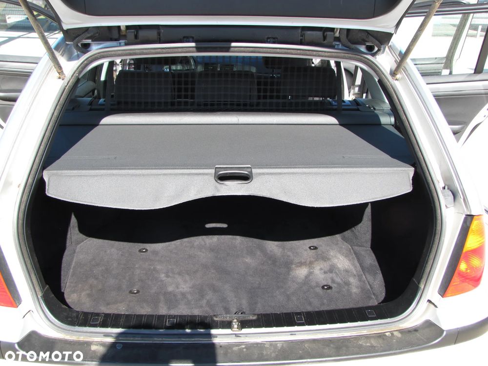 BMW Seria 3 - 34