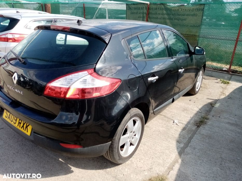 Dezmembrez Renault Megane 3 1.6 Benzina 81KW - 5
