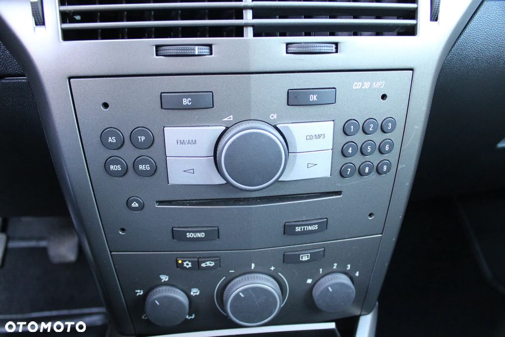 Opel Astra GTC 1.6 Edition Plus - 23