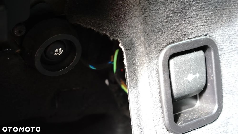 BMW Seria 3 318d DPF Edition Sport - 12