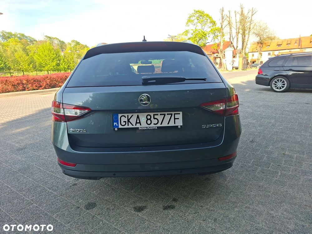 Skoda Superb 2.0 TDI SCR Style DSG - 6