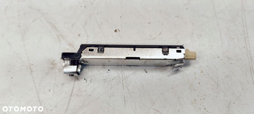WZMACNIACZ ANTENOWY AUDI A3 8V 8V4035225B - 2