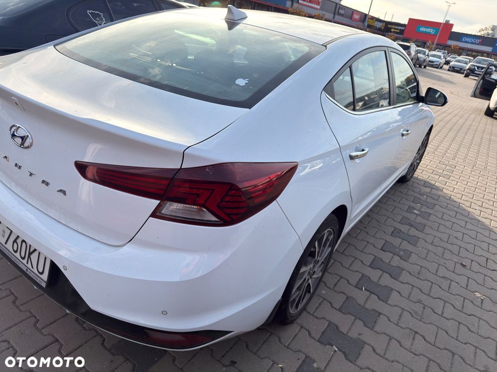 Hyundai Elantra - 9