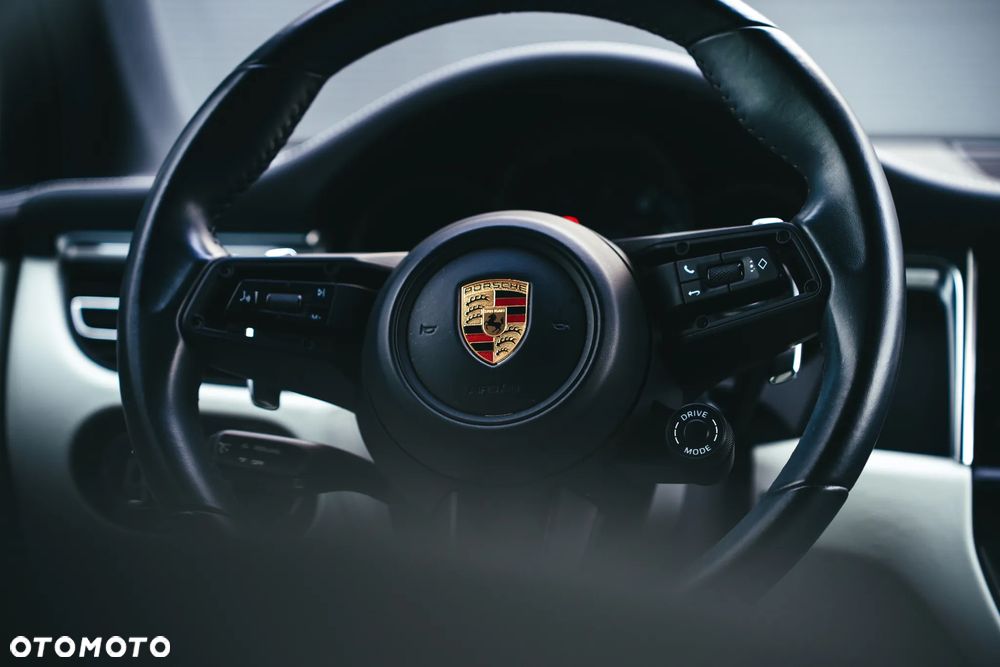 Porsche Macan T - 19