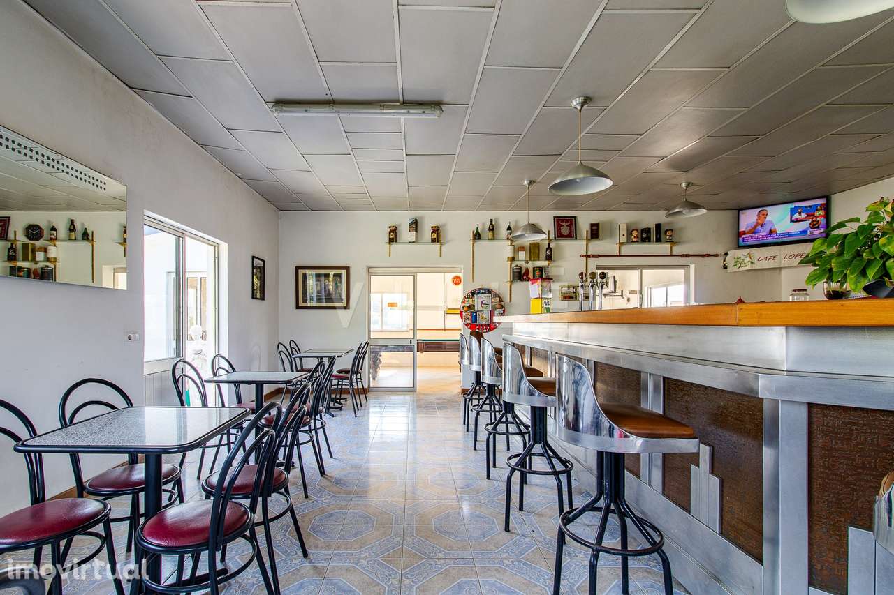 Prédio em À-dos-Ferreiros, Águeda, para Venda - Grande imagem: 4/45