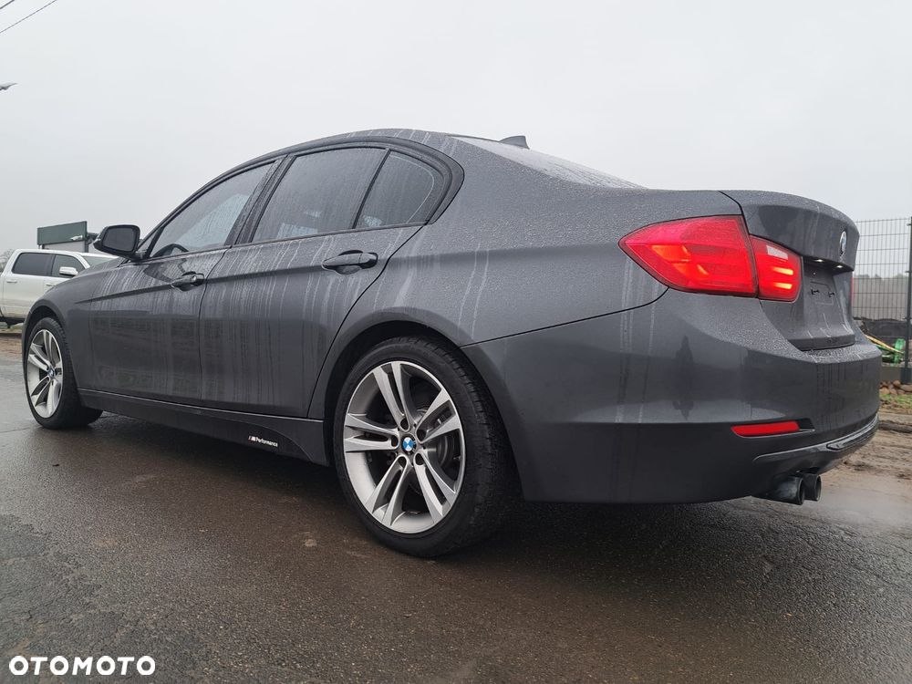 BMW Seria 3 328i xDrive - 9