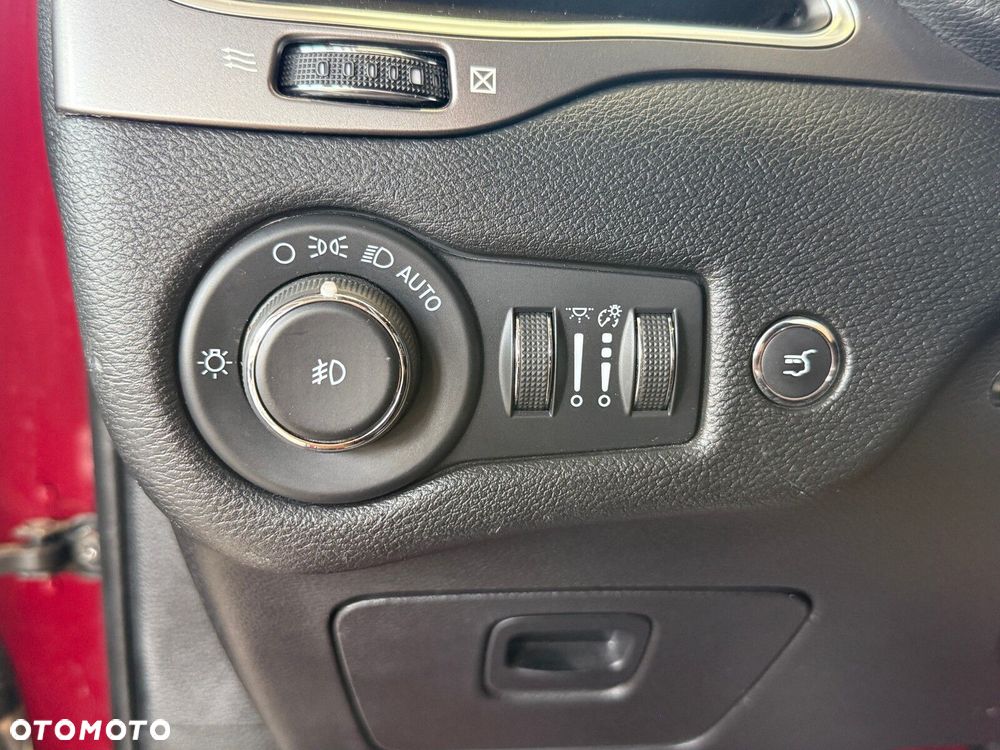 Jeep Cherokee - 21
