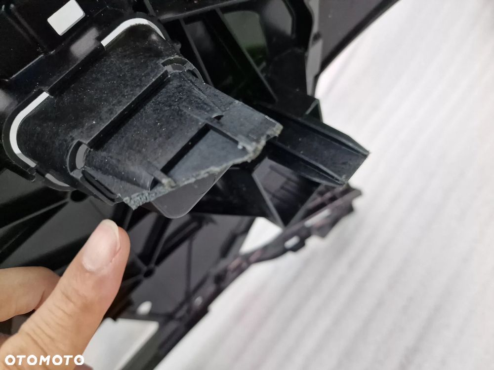 AUDI Q4 E-TRON 20- WZMOCNIENIE ATRAPY / GRILLA PRZEDNIEGO PRZÓD , NR 89A807233 , NR AUKCJI GL602 - 15