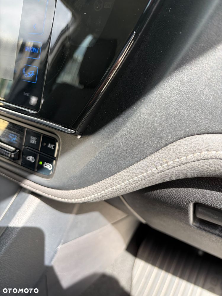 Toyota Auris 1.6 Premium + MM - 26