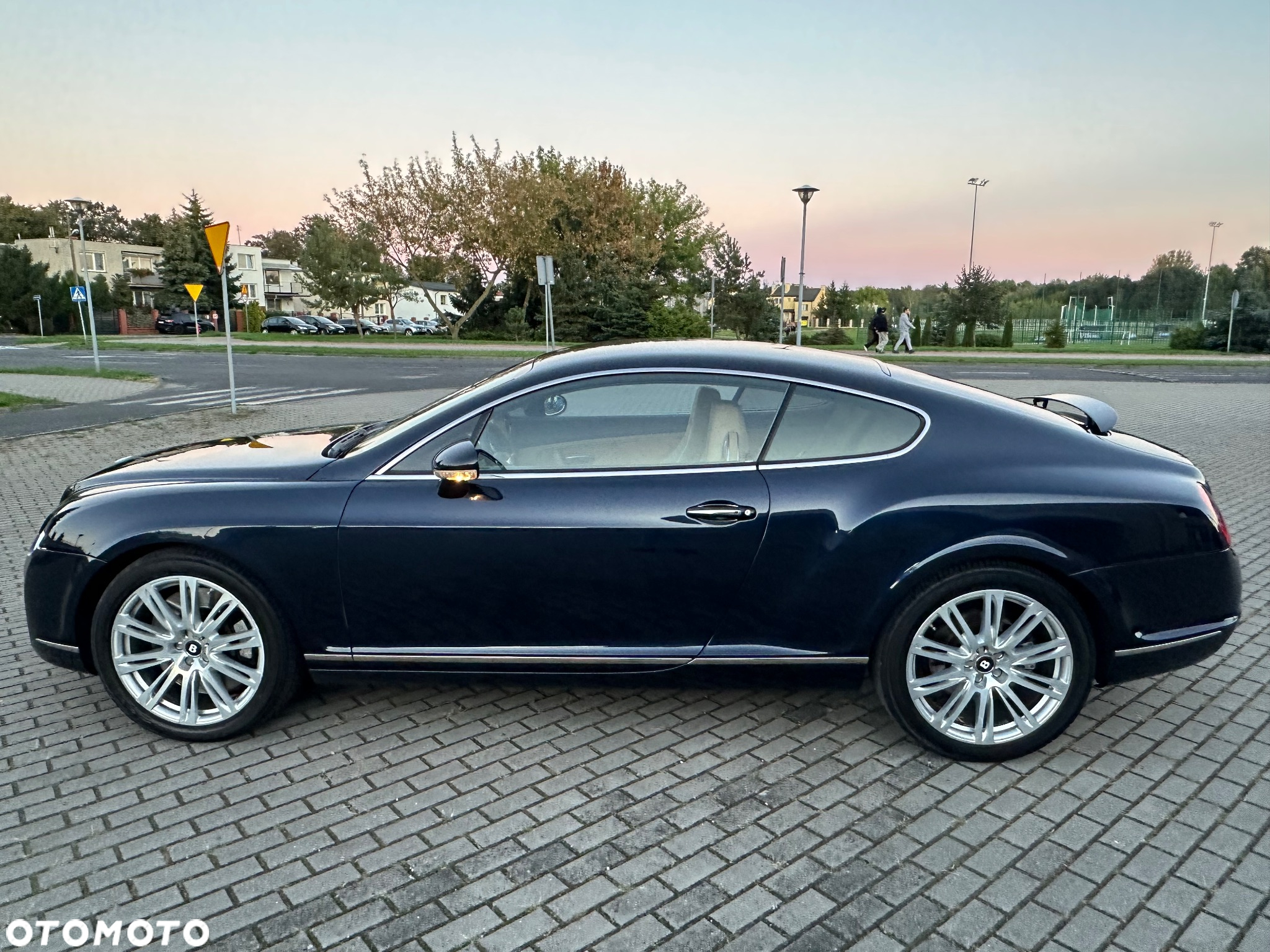 Bentley Continental GT Standard - 31