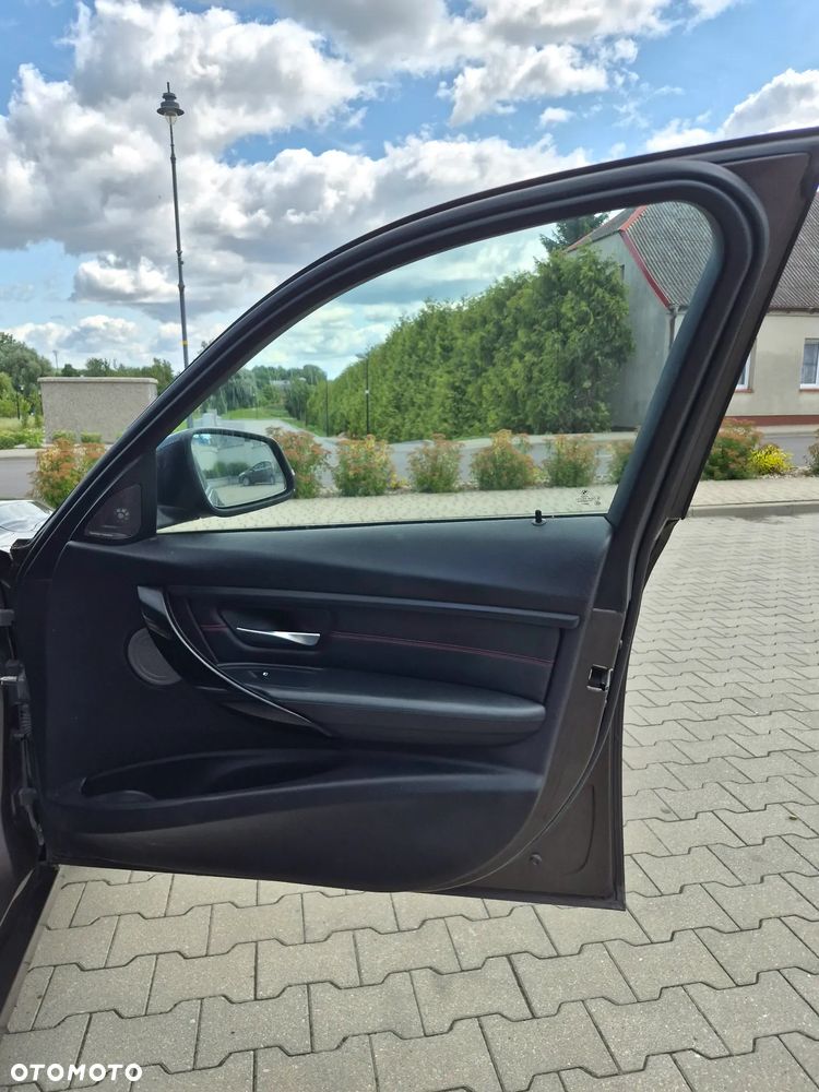 BMW Seria 3 320d Efficient Dynamic Edition Luxury Line - 14