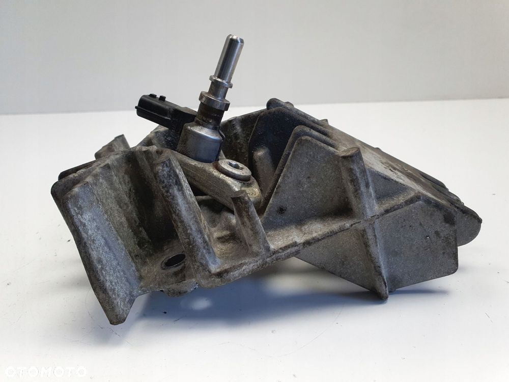 WTRYSKIWACZ Renault Megane III 1.5 DCI _ DPF łapa UCHWYT 8200771226 - 4
