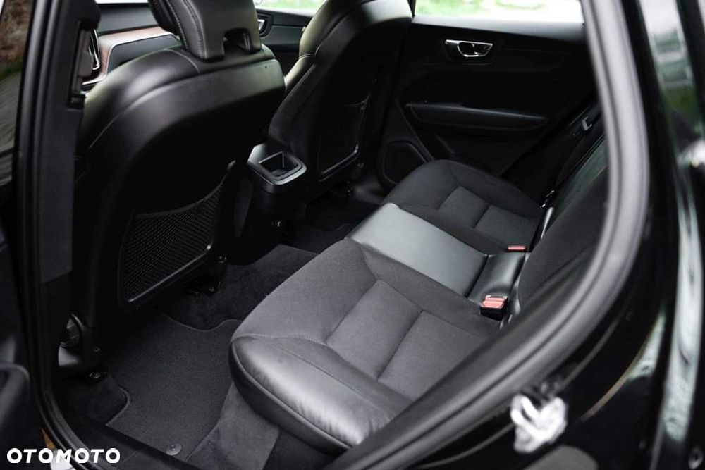 Volvo XC 60 D4 Geartronic Momentum Pro - 22