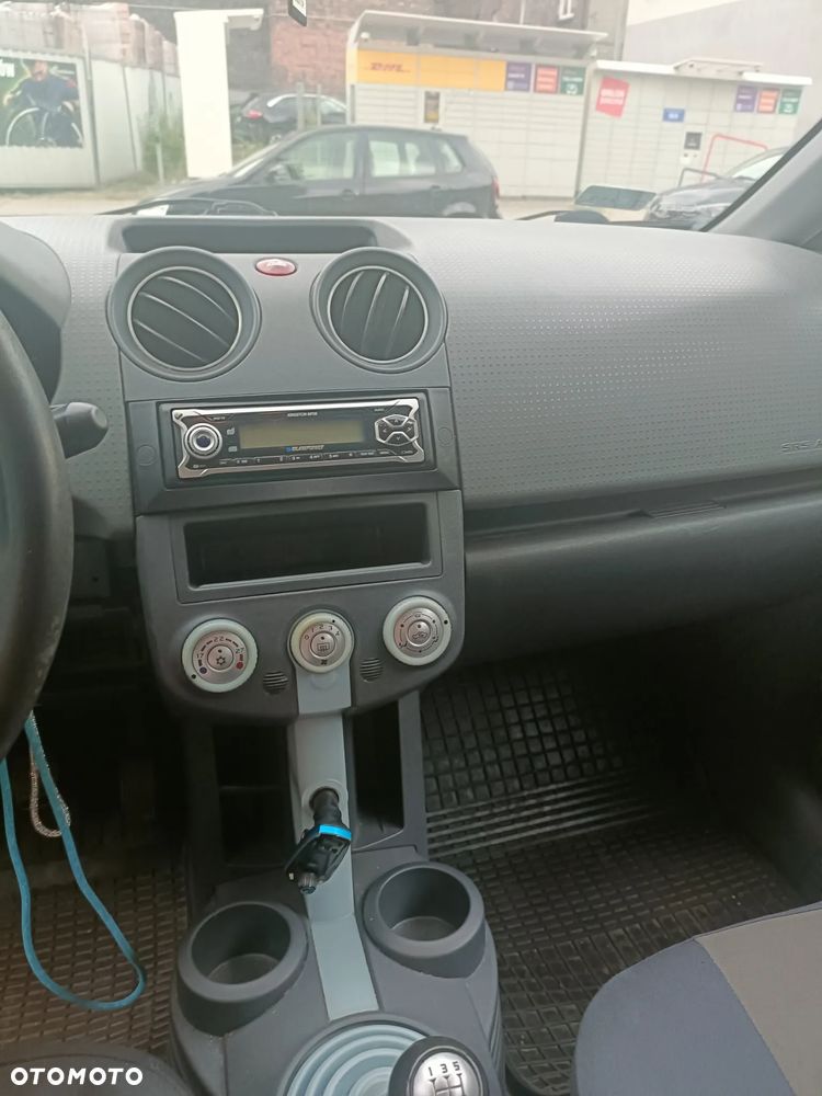 Mitsubishi Colt - 5