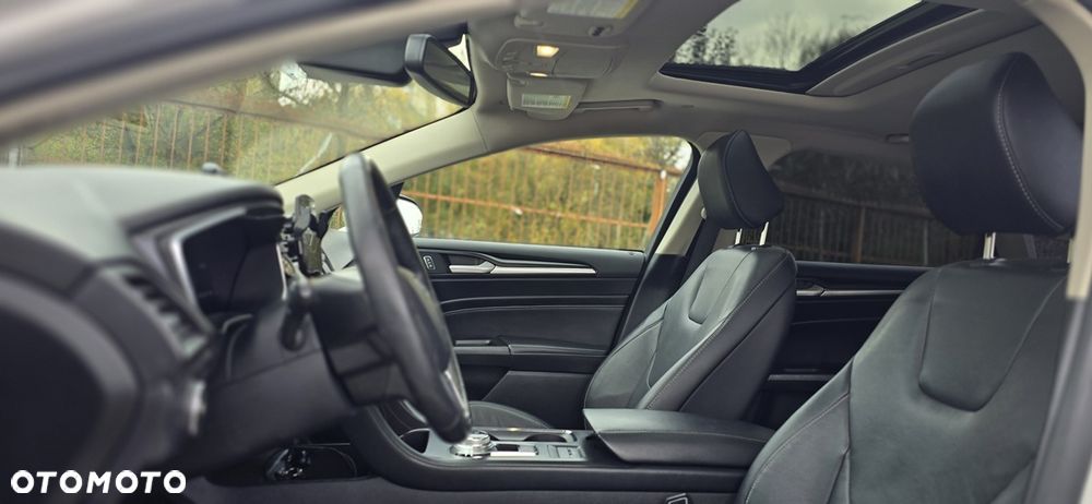 Ford Fusion - 12