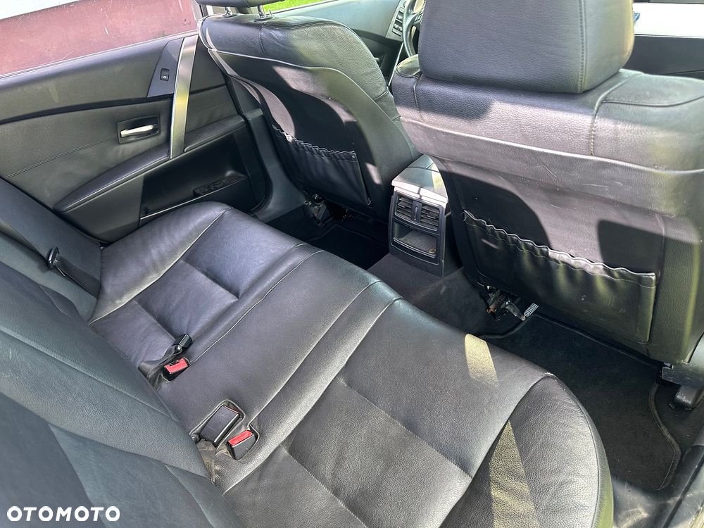 BMW Seria 5 525i - 13